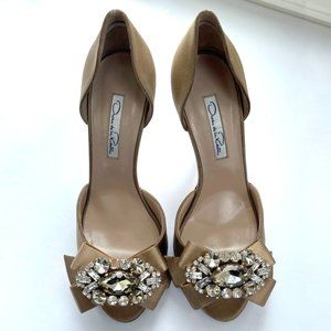 Oscar de la Renta Beige Rosalba Jeweled Satin Pumps